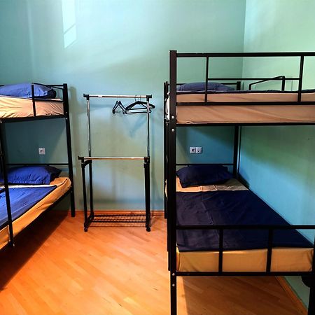 J Square Hostel Tbilisi Buitenkant foto