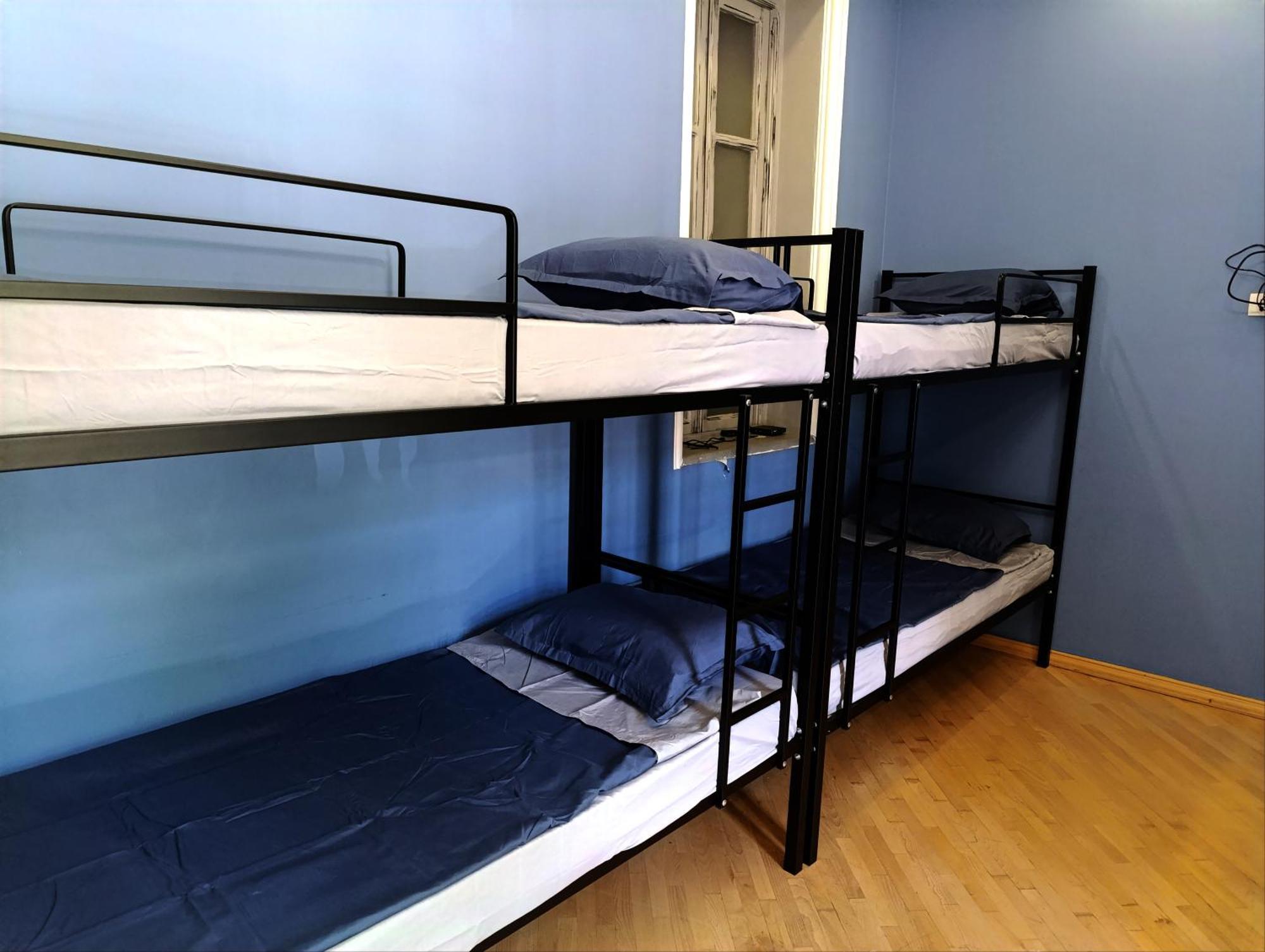 J Square Hostel Tbilisi Buitenkant foto