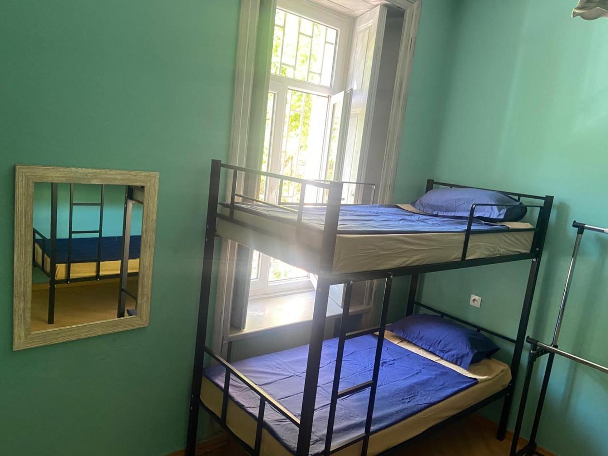 J Square Hostel Tbilisi Buitenkant foto