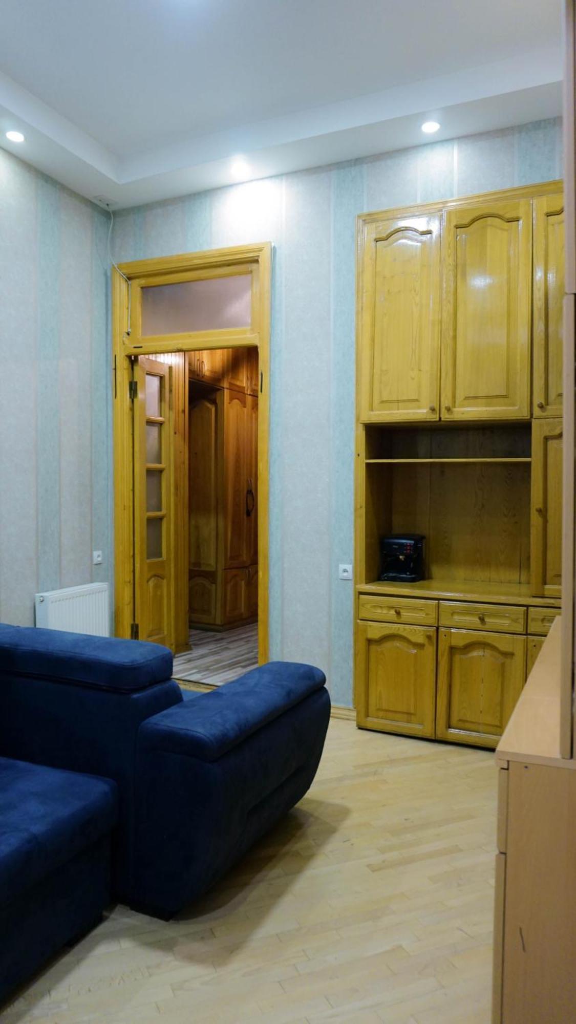 J Square Hostel Tbilisi Buitenkant foto